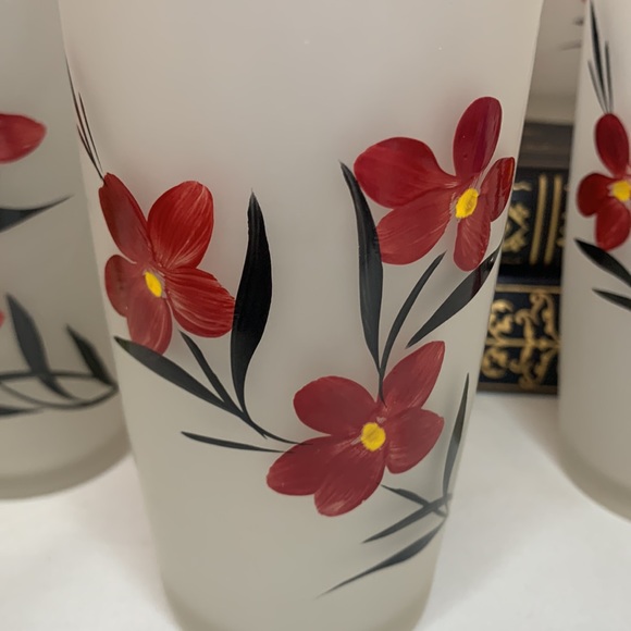 Set of 6 vintage frosted black, red & yellow floral drinking glasses / tumblers - Picture 8 of 9
